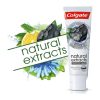 <p>Zubná pasta Colgate Natural Extracts Charcoal + White je určená na šetrné bielenie zubov. Účinne odstraňuje nežiaducu pigmentáciu zo zubov a pri jej pravidelnom používaní vás odmení žiarivejším úsmevom.</p>
<p><strong>Vlastnosti:</strong></p>
<ul>
<li>bieli zuby</li>
<li>bojuje so zubným kazom a povlakom</li>
<li>zaručuje šetrnosť k zubnej sklovine</li>
<li>osviežuje dych</li>
</ul>
<p><strong>Použitie:</strong><br />Čistite zuby dôkladne aspoň 2 minúty. Na dočistenie zubov použite zubnú niť alebo medzizubnú kefku. Používajte najmenej 2× denne.</p> Colgate Natural Extracts Charcoal + White bieliaca zubná pasta s aktívnym uhlím 75ml