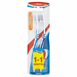 Aquafresh Clean & Flex Medium zubná kefka 2 ks