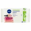 <p><span>Nivea® Jemné čistiace pleťové obrúsky 3 v 1 pre suchú pleť odstraňujú mejkap aj vodoodolnú riasenku a zanechajú pleť čistú a hydratovanú. 97 % ingrediencií prírodného pôvodu. Obrúsky zo 100% rastlinných vlákien sú ľahko biologicky rozložiteľné. Bez mikroplastov - na základe definície programu OSN pre životné prostredie (UNEP).</span></p> Nivea Jemné čistiace pleťové obrúsky 3v1 pre suchú pleť 25ks