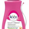 <p><em>Veet depilační krém: Bambucké maslo & ľalia na suchú pokožku 400 ml</em></p>
<p><em>Nový Veet depilačný krém má vylepšené zloženie s komplexom hydratačných látok Veet Depilačný krém pre suchú pokožku 400 ml
